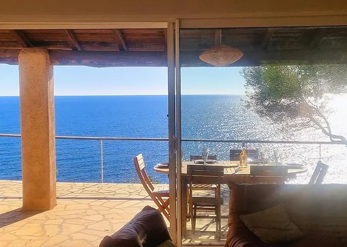 A Fautea, 8 Pers, Piscine Chauffee, Pieds Dans L'eau Villa
