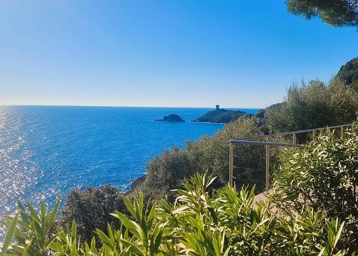 Villa A Fautea, 8 Pers, Piscine Chauffee, Pieds Dans L'eau