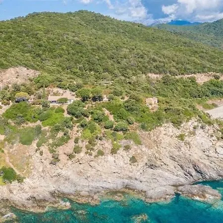 à Fautea, 8 Pers, Piscine Chauffée, Pieds Dans L'eau * Conca