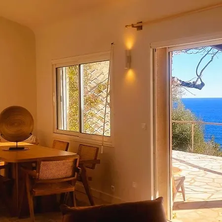 à Fautea, 8 Pers, Piscine Chauffée, Pieds Dans L'eau Conca