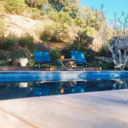à Fautea, 8 Pers, Piscine Chauffée, Pieds Dans L'eau Conca