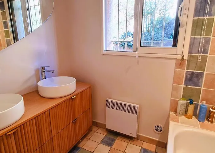 A Fautea, 8 Pers, Piscine Chauffee, Pieds Dans L'eau *