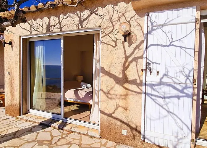 A Fautea, 8 Pers, Piscine Chauffee, Pieds Dans L'eau 别墅 *