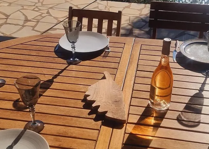 A Fautea, 8 Pers, Piscine Chauffee, Pieds Dans L'eau Vila